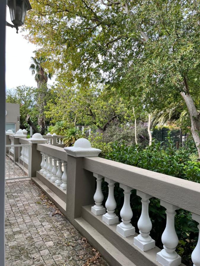 Somerset West Garden Apartments 1 Esterno foto