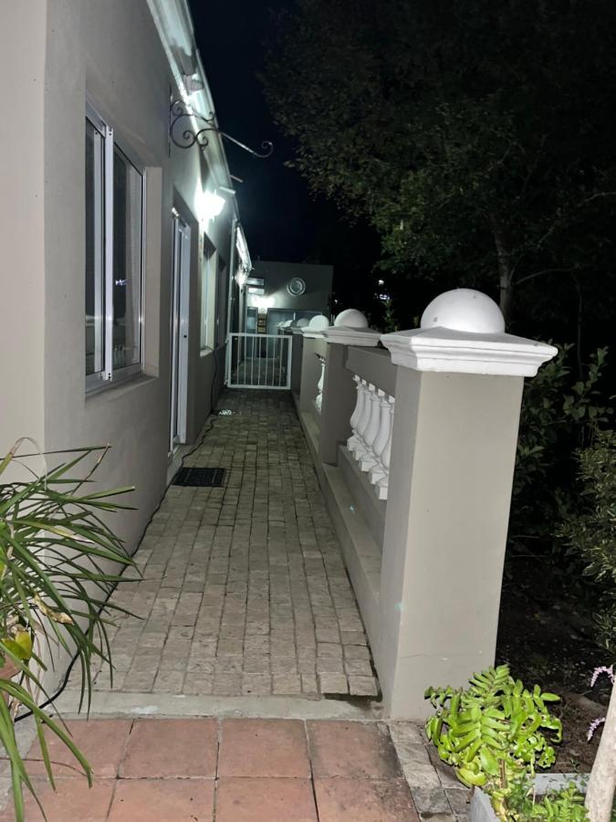 Somerset West Garden Apartments 1 Esterno foto